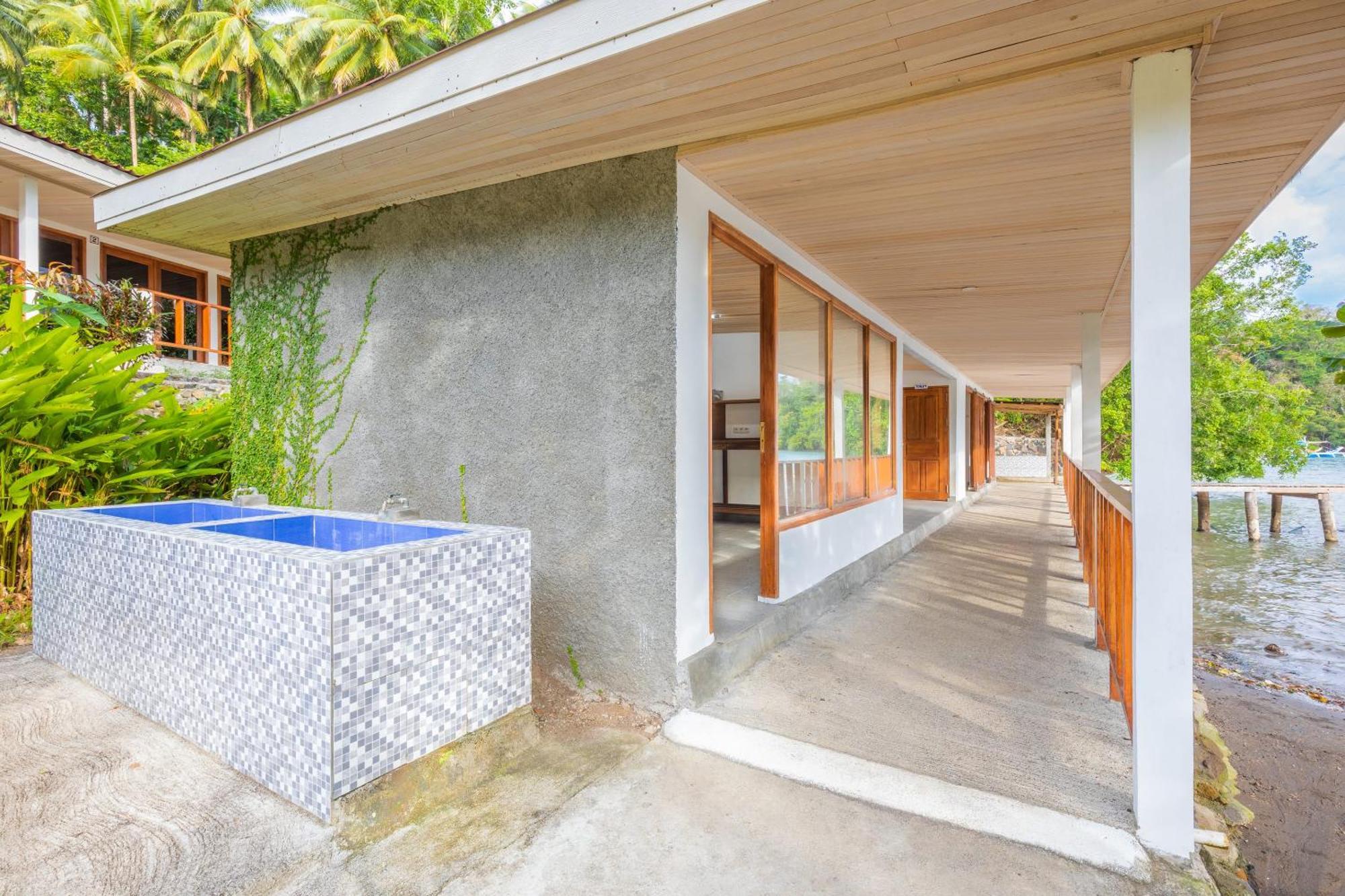 Thalassa Dive Resort Lembeh Airtembaga Экстерьер фото