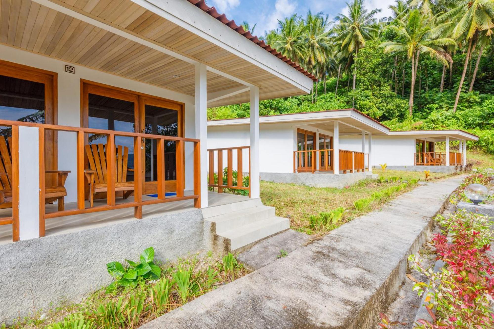 Thalassa Dive Resort Lembeh Airtembaga Экстерьер фото